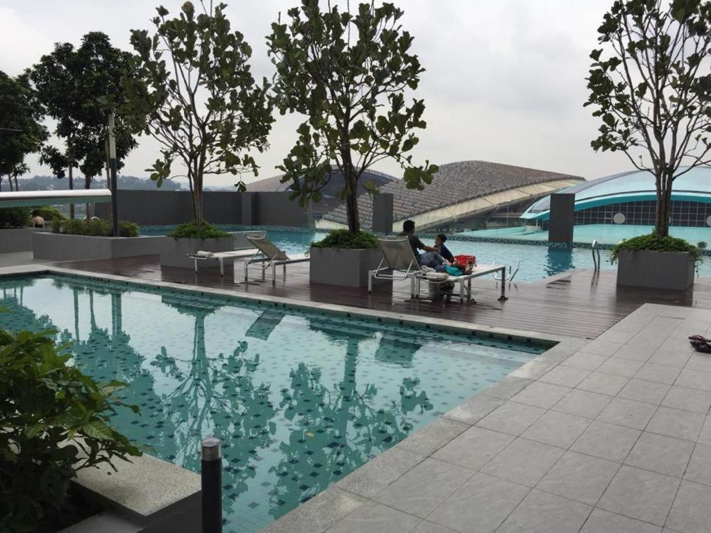Emira Residence Sek 13 Shah Alam Wi-Fi Netflix Exterior photo